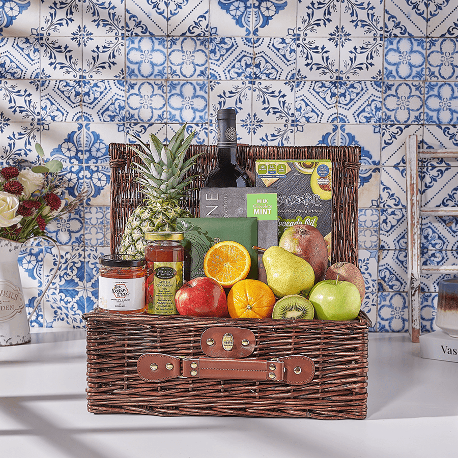 Come One Come All Gift Basket, kosher wine gift, kosher wine, kosher gift, kosher, wine gift, wine, fruit gift, fruit, USA delivery