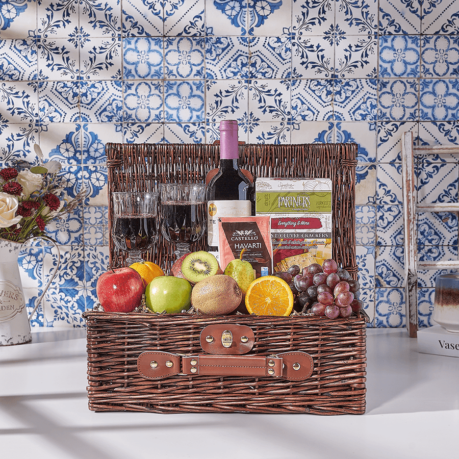 Fresh Sweets Passover Gift Basket, kosher wine gift, kosher wine, wine gift, wine, kosher gift, kosher, fruit gift, fruit, USA delivery