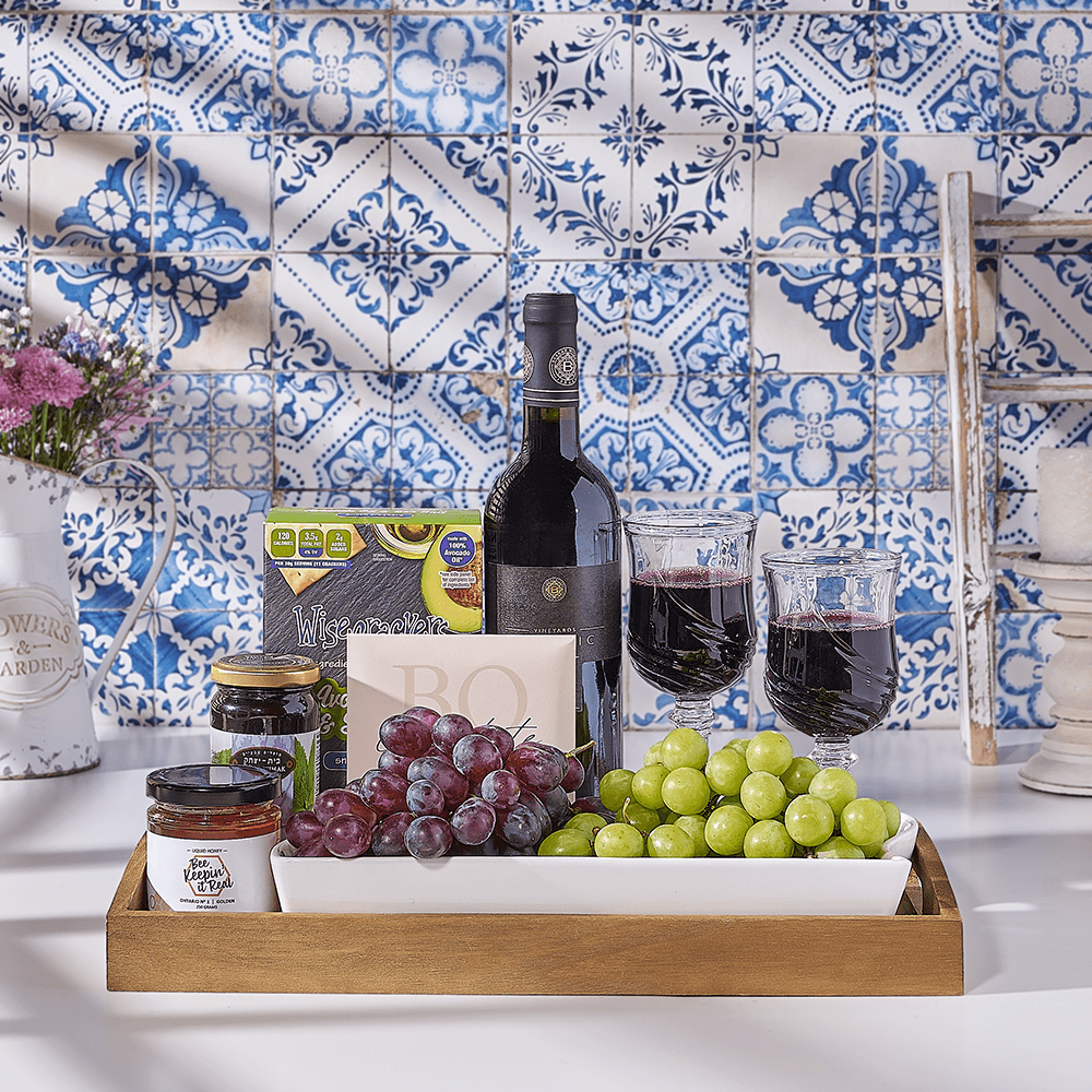 Kosher Wine & Snacking Basket, wine gift, wine, kosher wine gift, kosher wine, kosher gift, kosher, fruit gift, fruit, USA delivery