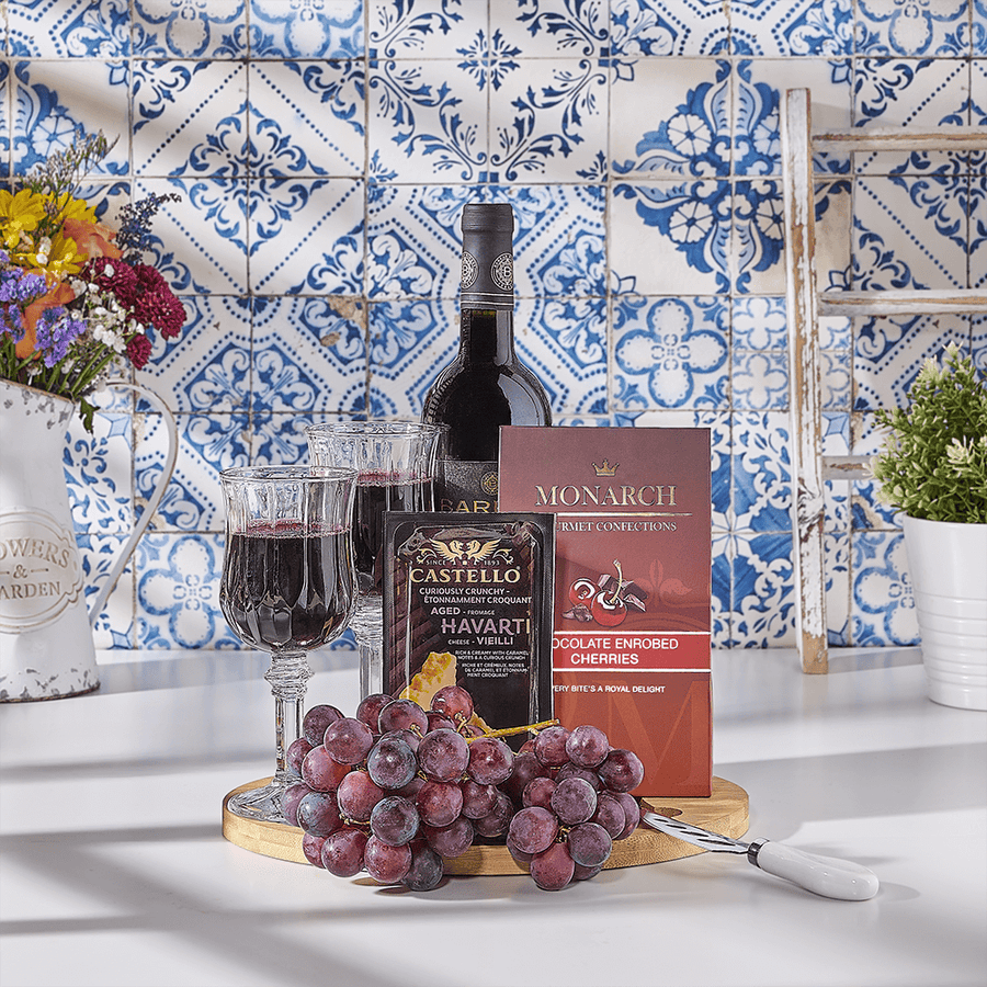 The Kosher Wine, Chocolate & Grapes Gift Set, kosher gift, kosher, wine gift, wine, fruit gift, fruit, USA delivery